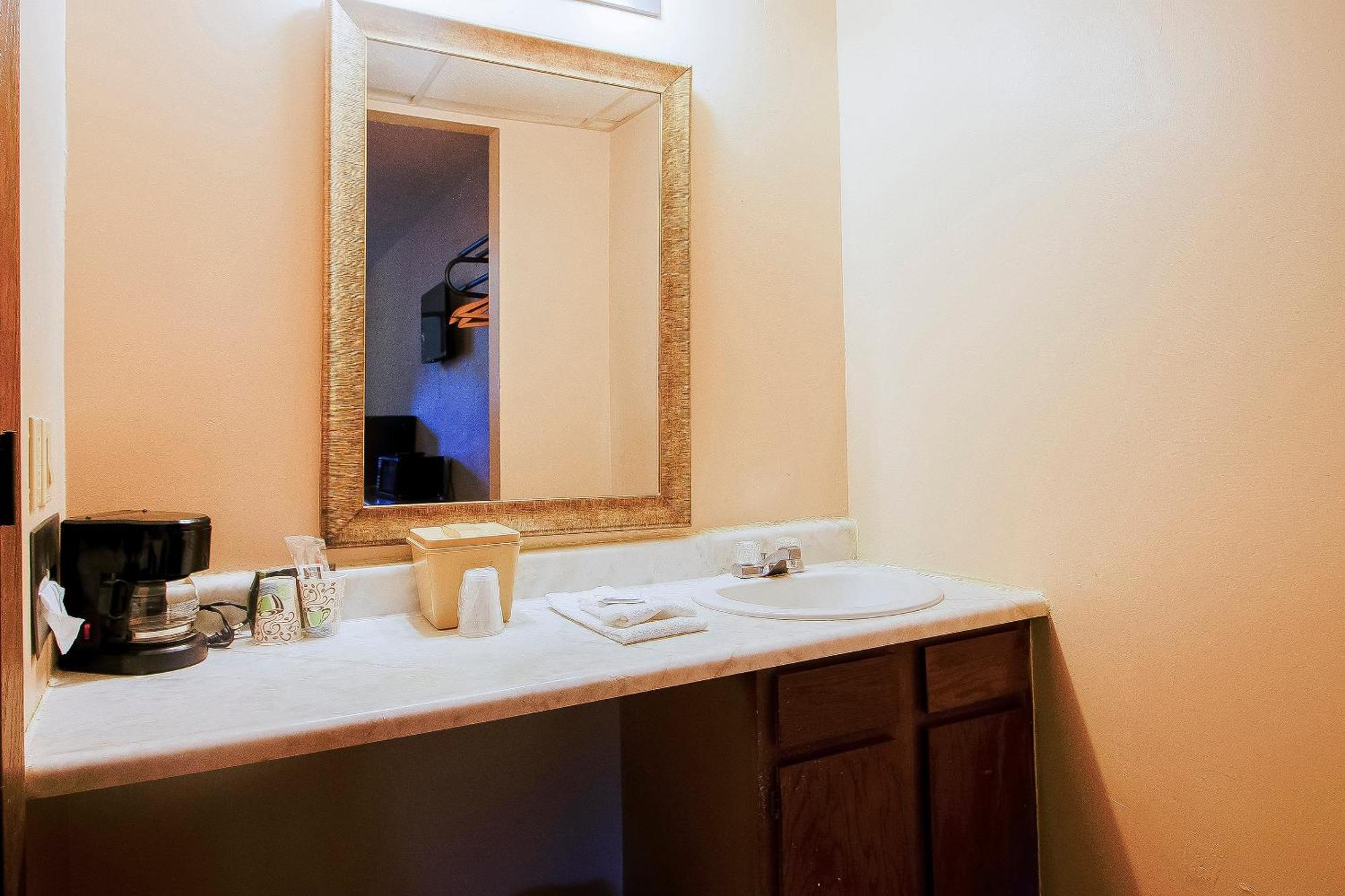 Oyo Hotel Chapmanville Inn, Wv - Hwy 119 外观 照片